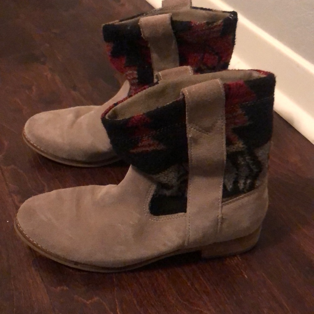 Toms Aztec boots